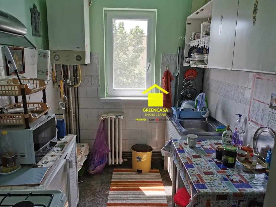 Apartament cu 4 camere  , 2700 euro mp in Manastur . SUPER PRET !