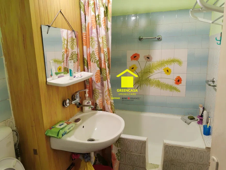 Apartament cu 4 camere  , 2700 euro mp in Manastur . SUPER PRET !