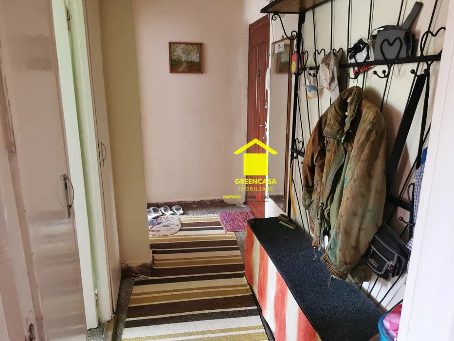 Apartament cu 4 camere  , 2700 euro mp in Manastur . SUPER PRET !