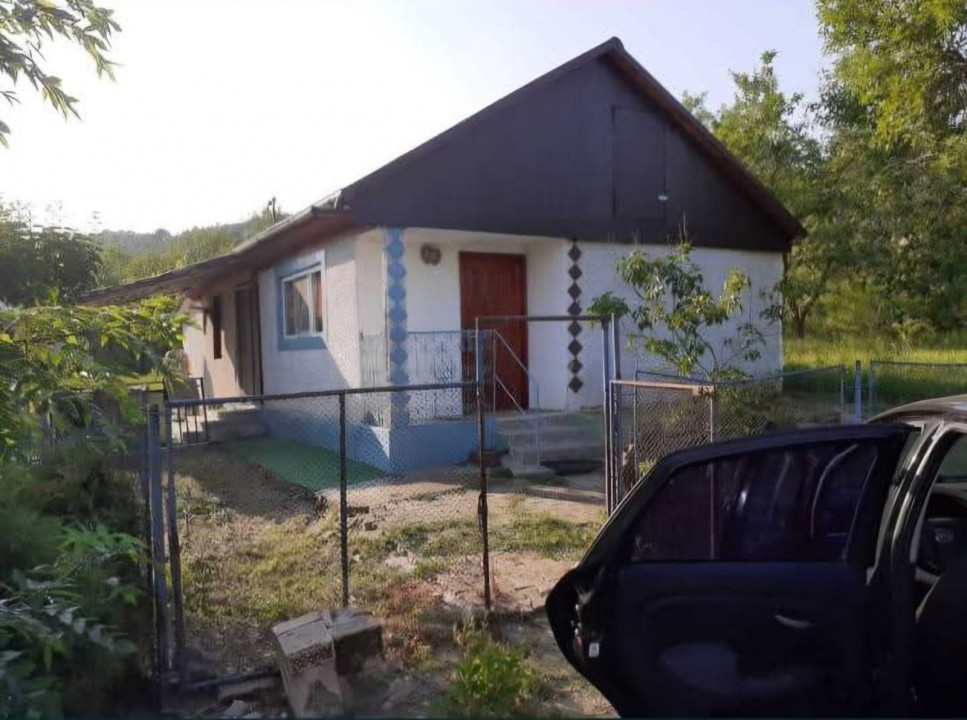 Casa renovabila 55mp, anexa 15mp, teren 1000mp, Luna de Jos