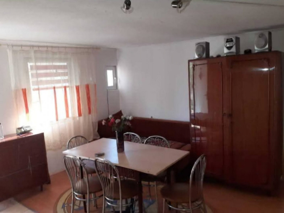 Casa renovabila 55mp, anexa 15mp, teren 1000mp, Luna de Jos
