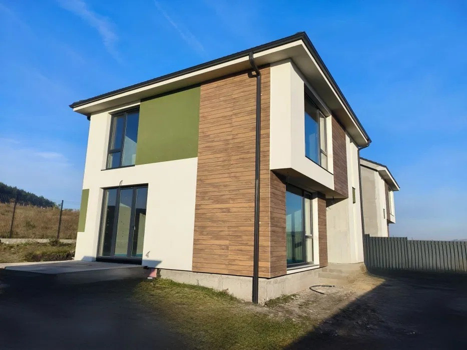 Casa modernă, construcție nouă Chinteni, Garaj