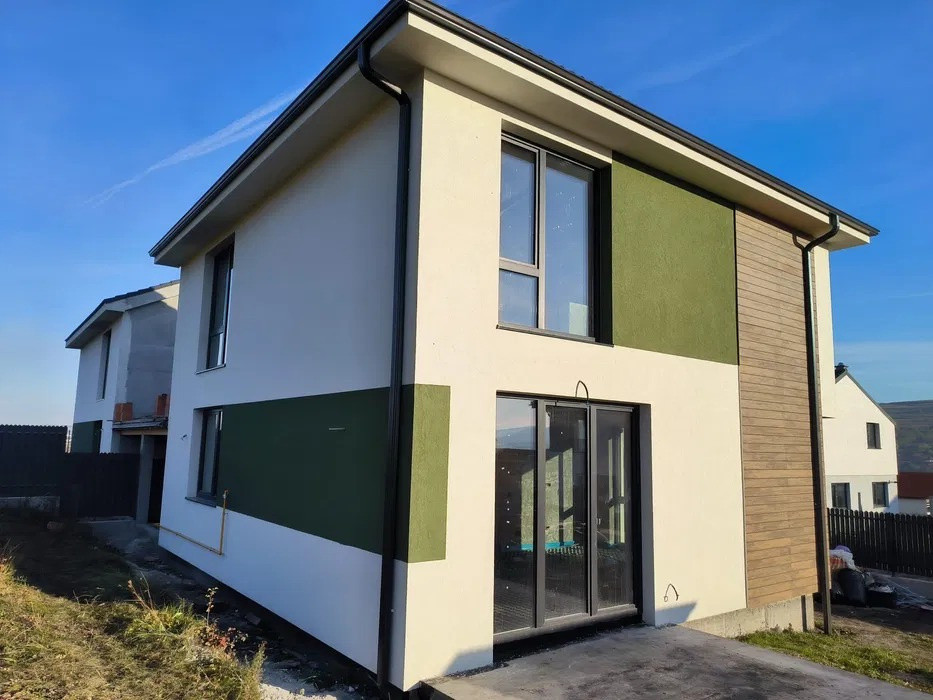 Casa modernă, construcție nouă Chinteni, Garaj