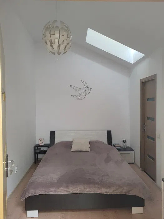 Apartament 4 camere, cu scara interioara pe 2 nivele APAHIDA