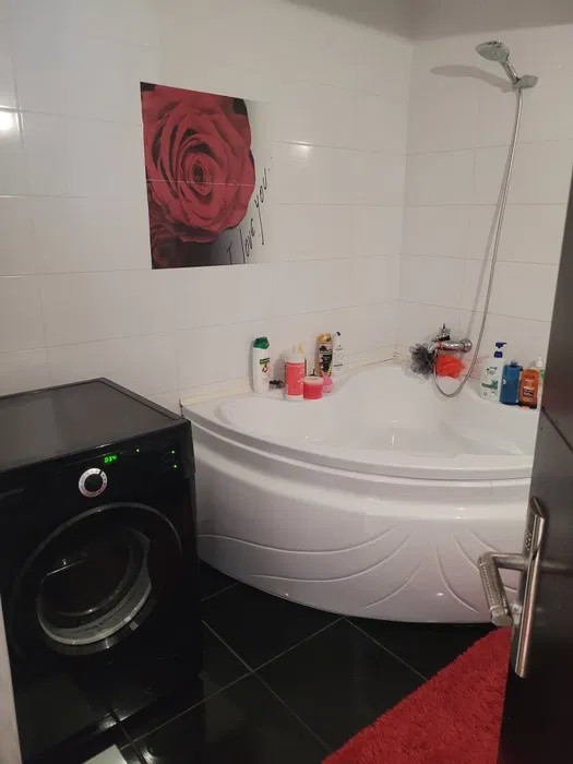 Apartament 4 camere, cu scara interioara pe 2 nivele APAHIDA