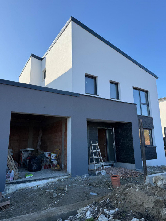 Casă cuplată modernă în Dezmir – zonă liniștită, aproape de toate facilitățile!