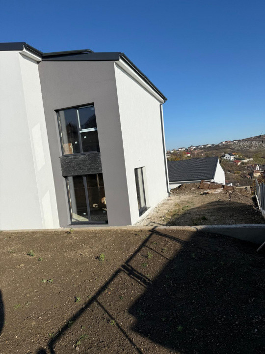 Casă cuplată modernă în Dezmir – zonă liniștită, aproape de toate facilitățile!