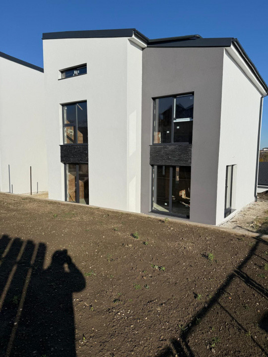 Casă cuplată modernă în Dezmir – zonă liniștită, aproape de toate facilitățile!