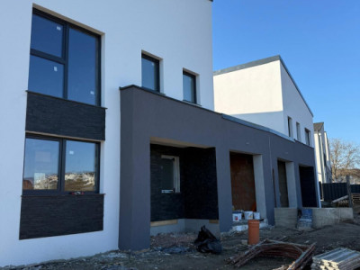 Casă cuplată modernă în Dezmir – zonă liniștită, aproape de toate facilitățile!