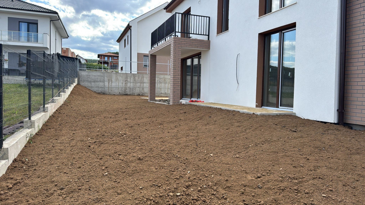 Casă cu garaj de vânzare – Chinteni, zonă liniștită