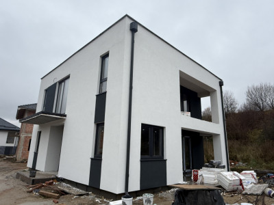 Casă individuală de vânzare – Luna de Sus, cartier rezidențial privat