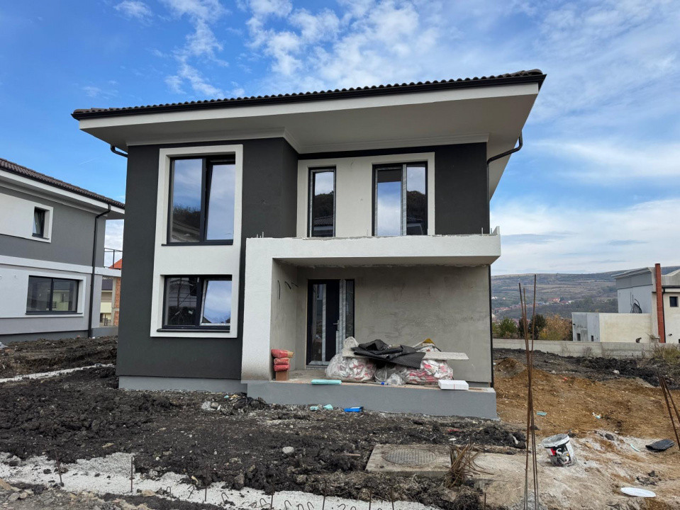 Casă individuală la preț de apartament , Chinteni 500mp de teren 