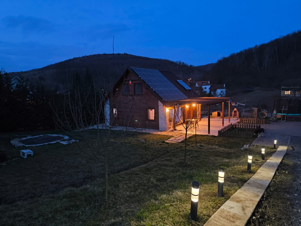 Vand casa 120mp cu teren 1200 mp in Salicea