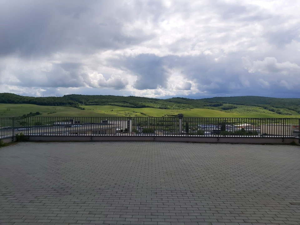 OPORTUNITATE unică Penthouse exclusivist 200 m² + terase panoramice 400 m² BACIU