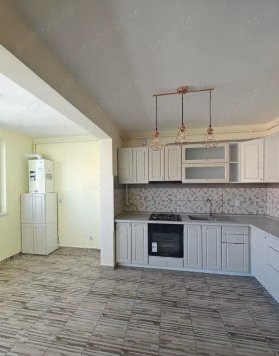 Apartament 3 camere zona, BMW Florești Floresti