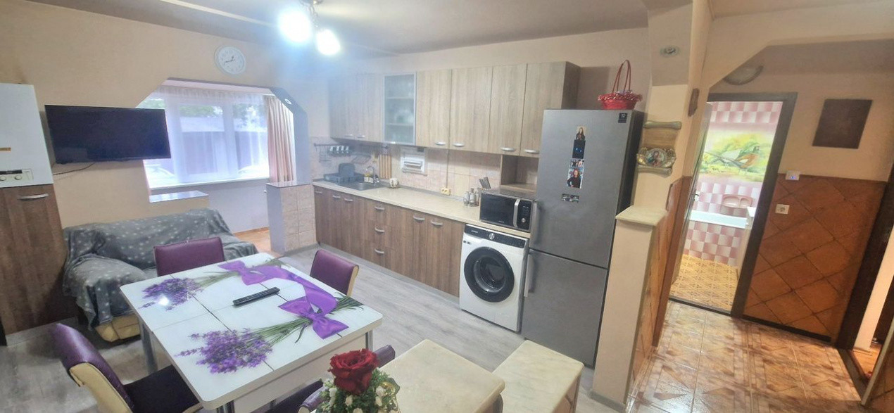 Apartament suprafata 53mp , balcon 9mp zona Marasti . 