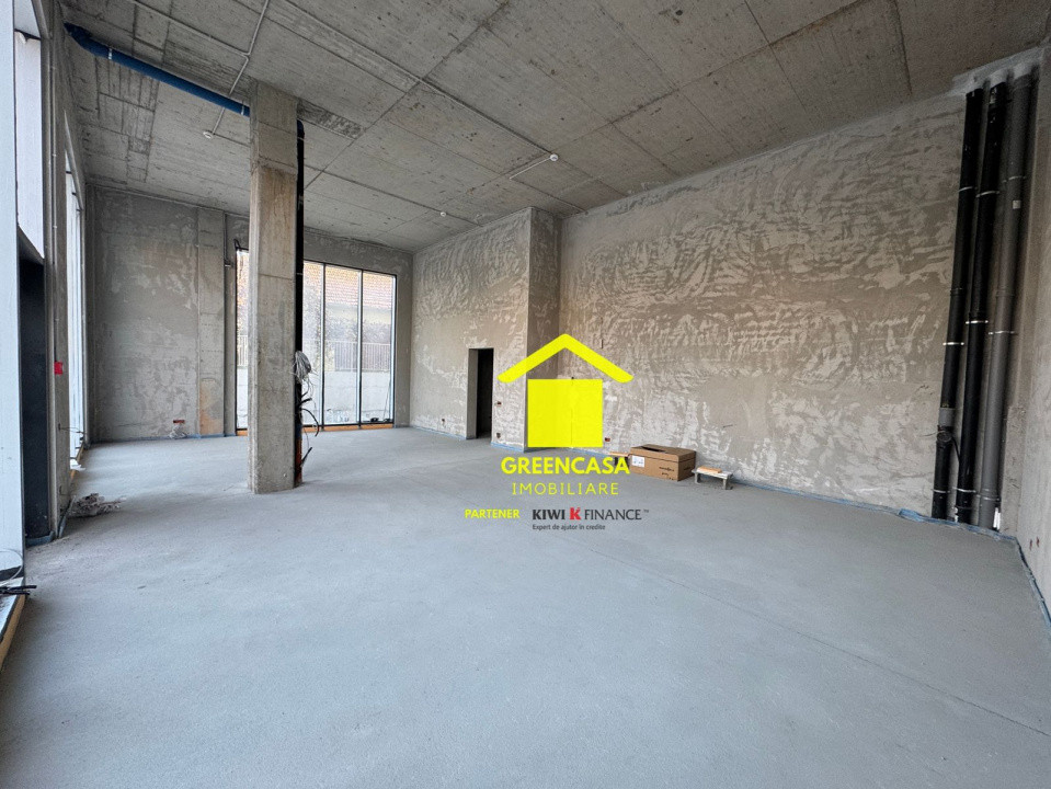 Spatiu comercial , suprafata de 90mp plus terasa 34mp . Zona  Cipariu.