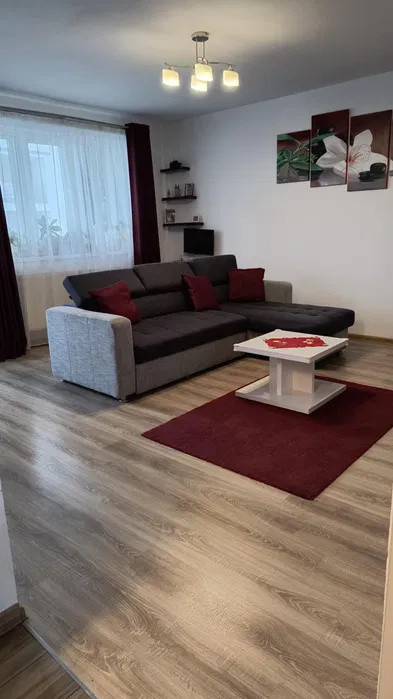 Apartament 3 camere , suprafata 67mp, zona : Floresti 