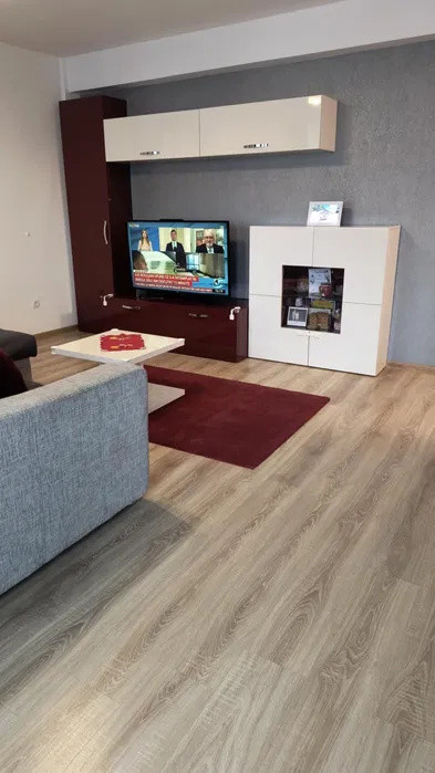 Apartament 3 camere , suprafata 67mp, zona : Floresti 