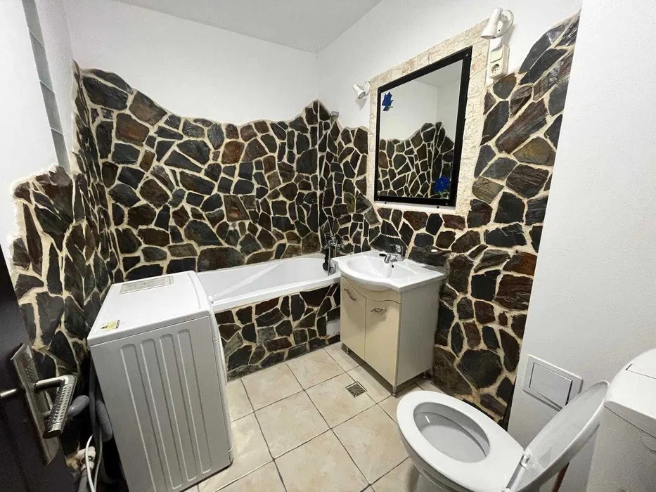 Apartament 3 camere , suprafata 56mp +parcare zona FLORESTI