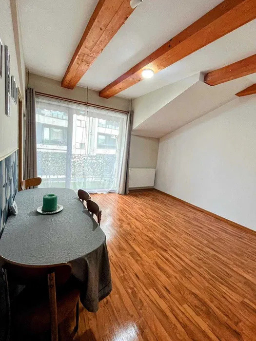 Apartament 3 camere , suprafata 56mp +parcare zona FLORESTI