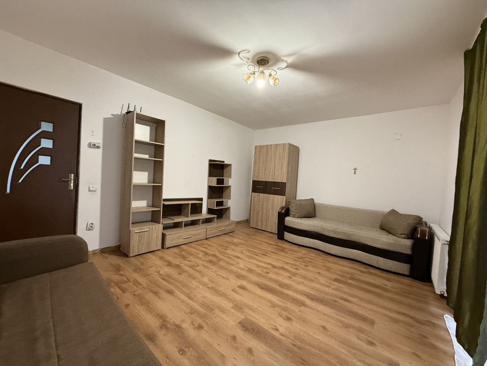 Oportunitatea 1.700 euro mp , Apartament 2 camere decomandate zona Florilor.