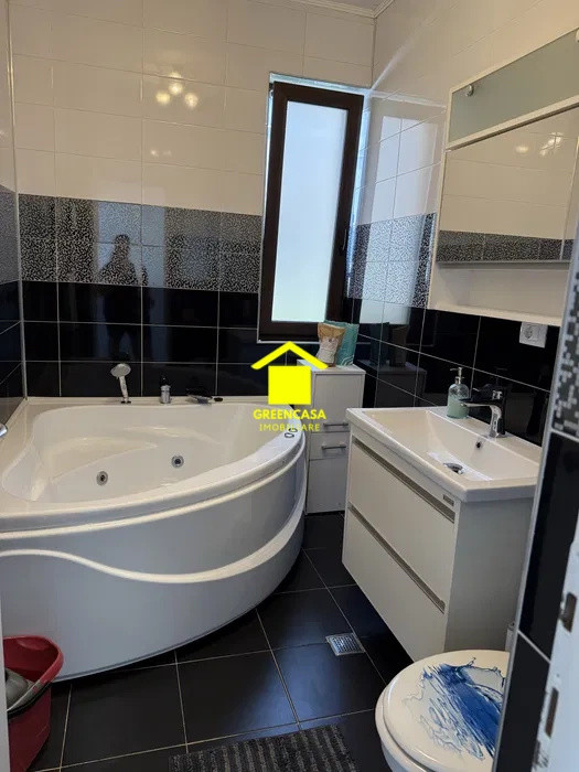 Apartament 3 camere, 2 bai, 63mp, balcon 12mp, zona Terra, Floresti