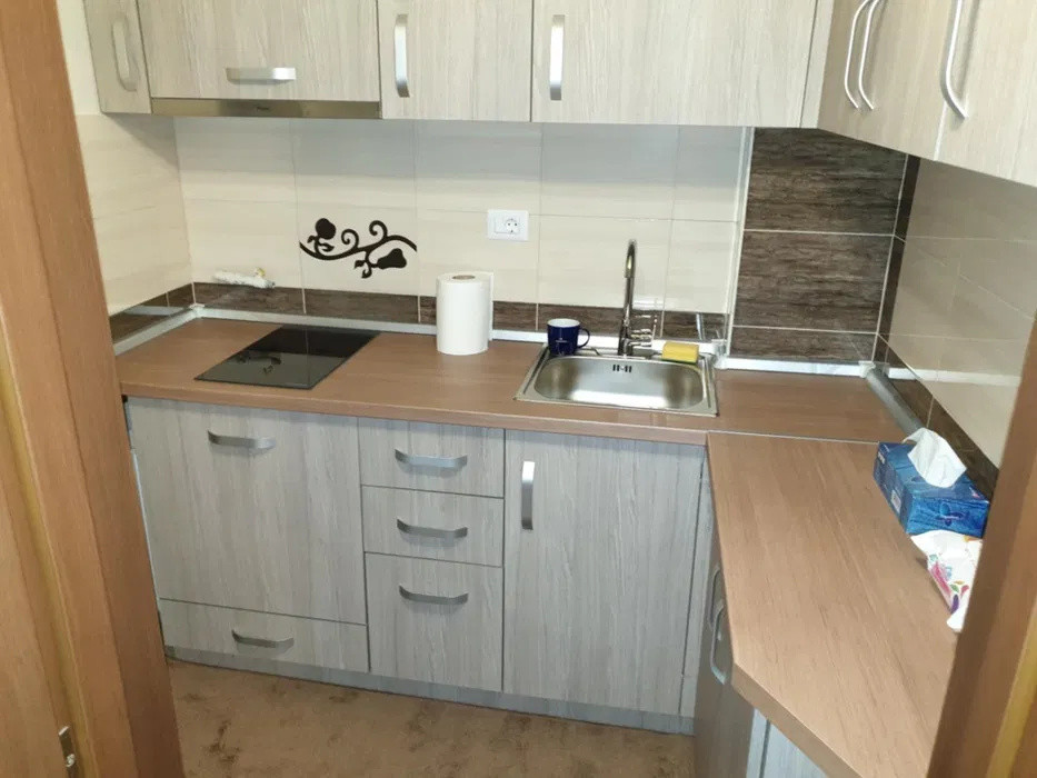 Garsionera de vanzare cu suprafata de 28 mp plus balcon , zona Marasti