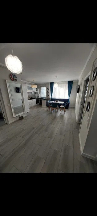 Apartament de vanzare 2 camere , suprafata de 50mp zona :Sesul de sus 