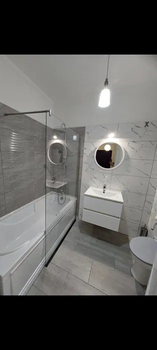 Apartament de vanzare 2 camere , suprafata de 50mp zona :Sesul de sus 