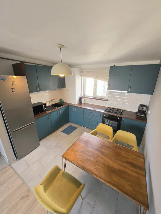 Apartament 3 camere, 61mp, balcon, zona Sesul de Sus