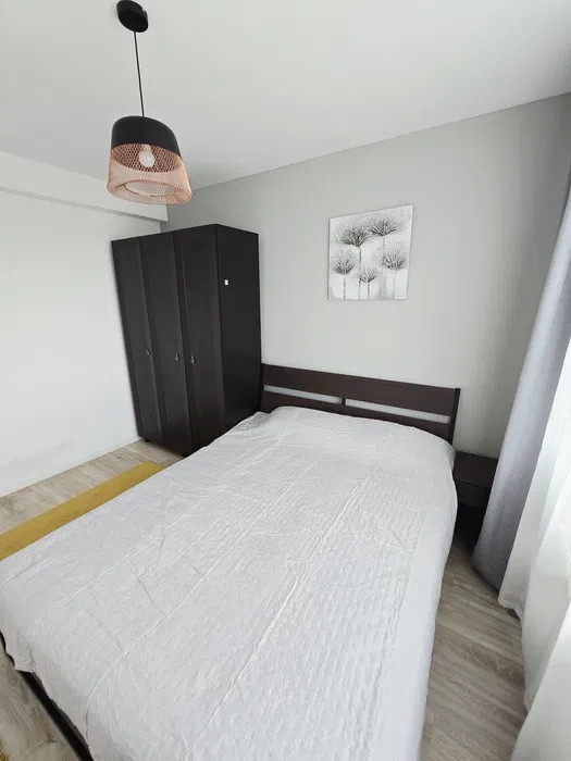 Apartament 3 camere, 61mp, balcon, zona Sesul de Sus