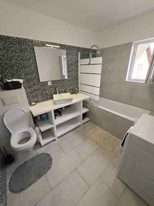 Apartament 3 camere, 61mp, balcon, zona Sesul de Sus