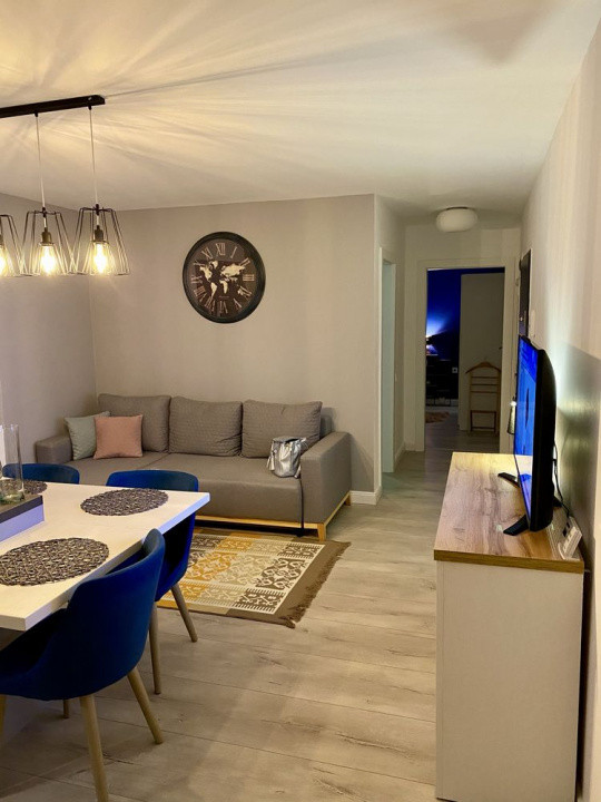 Optortunitate Investitie ,Vand apartament 3 camere , paracre subterana zona Vivo