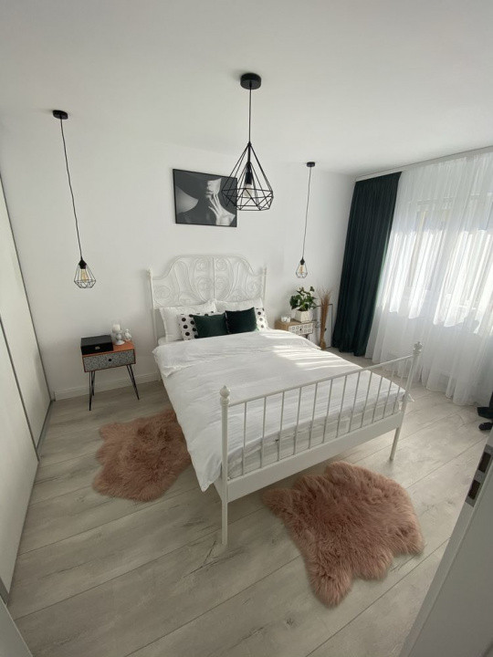 Optortunitate Investitie ,Vand apartament 3 camere , paracre subterana zona Vivo