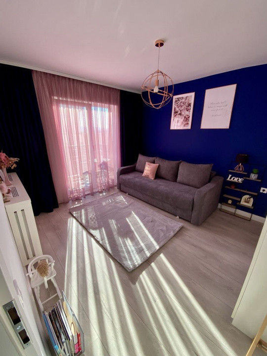 Optortunitate Investitie ,Vand apartament 3 camere , paracre subterana zona Vivo
