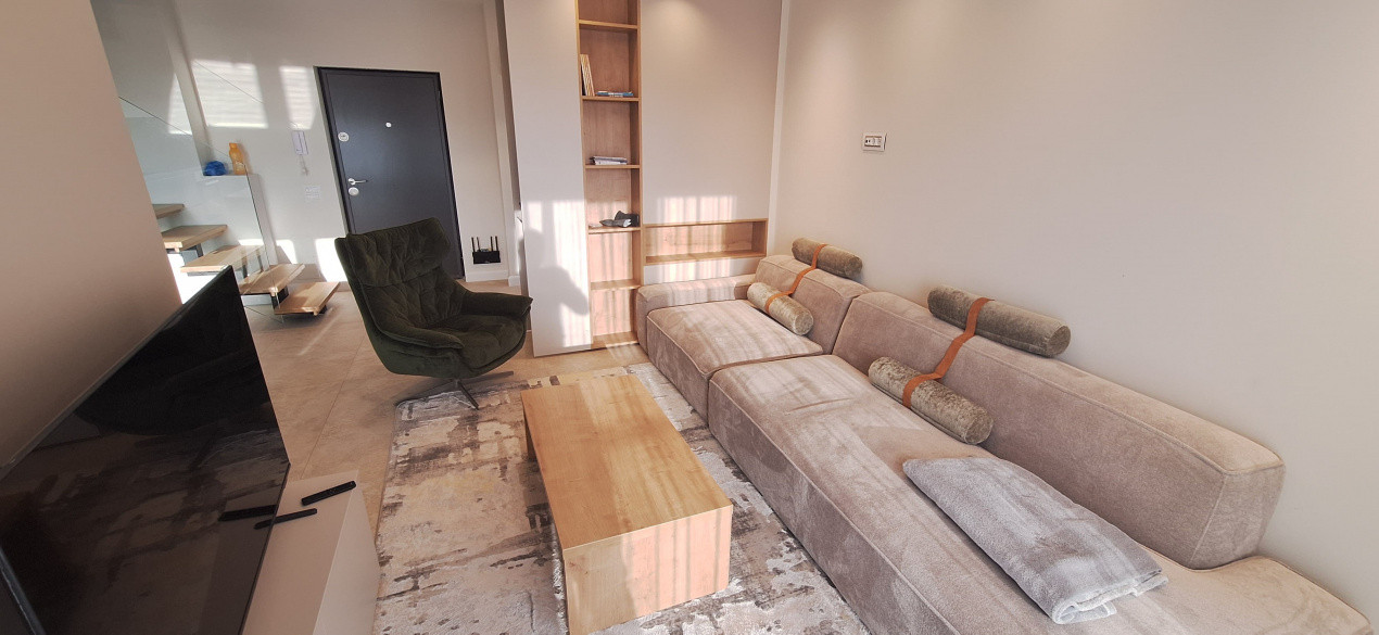 Apartament de lux, 3 camere, 2 niveluri/90 mp + 2 balcoane, cartier Buna Ziua