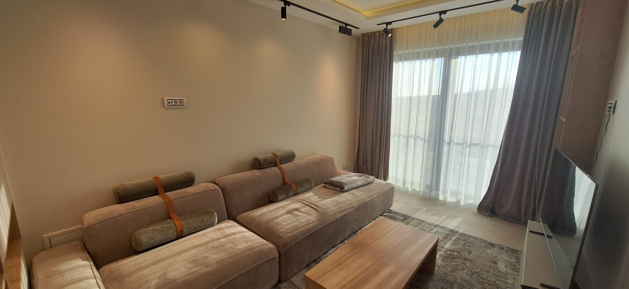 Apartament de lux, 3 camere, 2 niveluri/90 mp + 2 balcoane, cartier Buna Ziua
