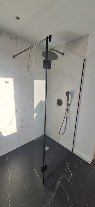 Apartament de lux, 3 camere, 2 niveluri/90 mp + 2 balcoane, cartier Buna Ziua