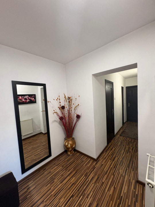 Apartament 3 camere / 68 mp / decomandat / etaj intermediar,  str. București