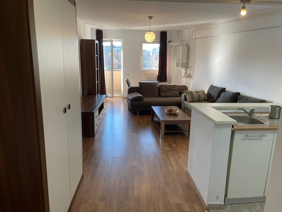 Apartament de 2 camere, semidecomandat, 54 mp + balcon 7 mp, Strada Moților