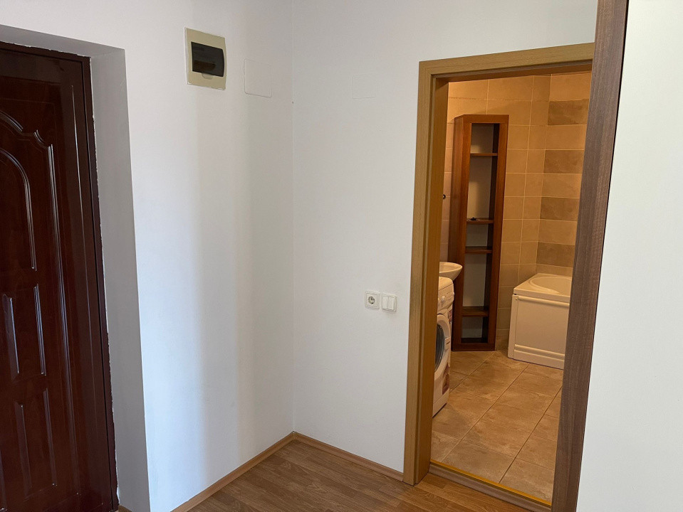 Apartament de 2 camere, semidecomandat, 54 mp + balcon 7 mp, Strada Moților