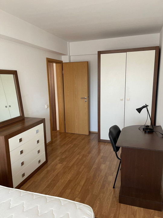 Apartament de 2 camere, semidecomandat, 54 mp + balcon 7 mp, Strada Moților