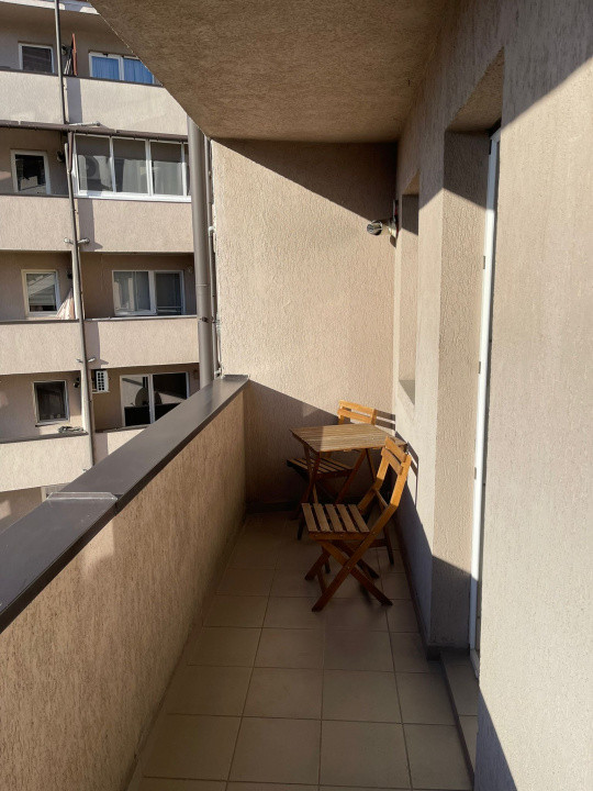 Apartament de 2 camere, semidecomandat, 54 mp + balcon 7 mp, Strada Moților