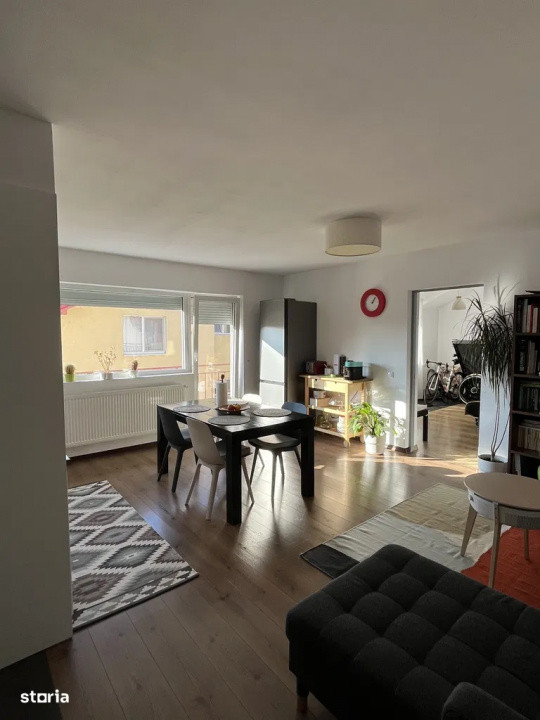 Oportunitate de investitie ,Apartament cheie 3 camere , etaj intermediar.