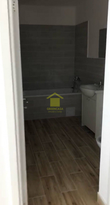 Apartament 3 camere, etaj intermediar, zona Stejarului