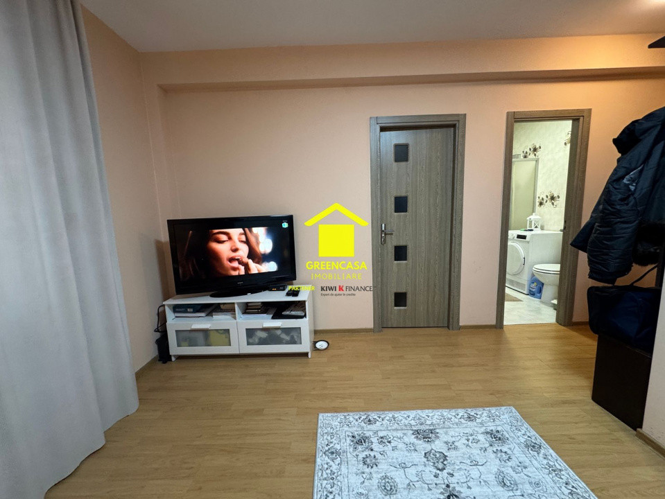 Apartment 1 camera, 30mp, parcare, zona Cetatii 