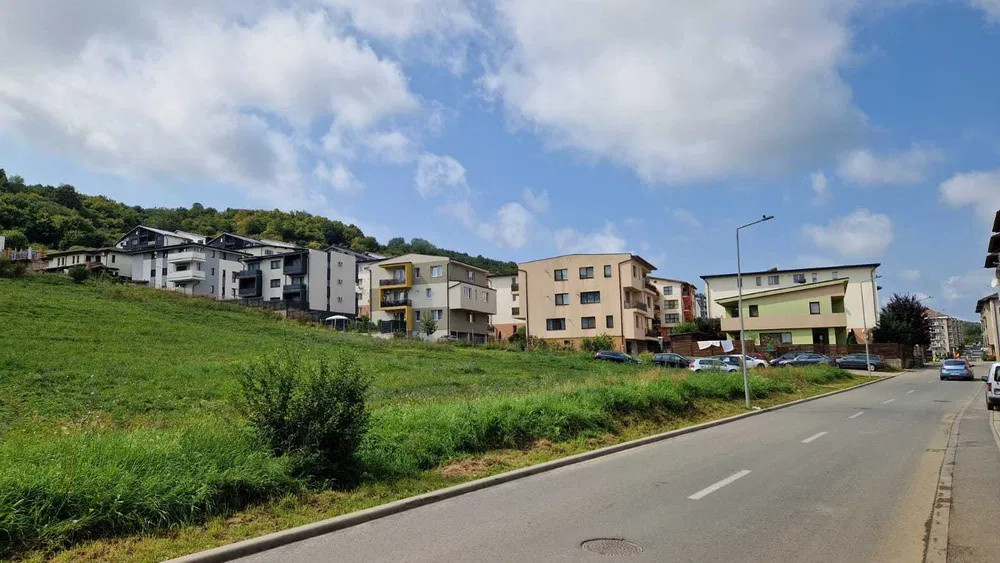 Teren de constructii de vanzare !!