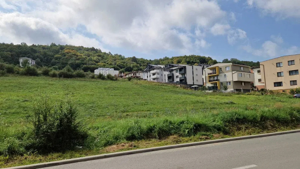 Teren de constructii de vanzare !!