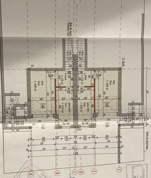 Duplex semifinisat cu Garaj Voronet .
